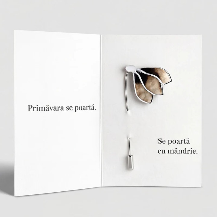 Martisor brosa I Wood Be, forma floare ghiocel, 25x30 mm