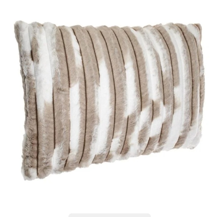 Perna decorativa, pentru canapea, cu model dungi reliefate, bej maro din imitatie blana, 55x37x12cm