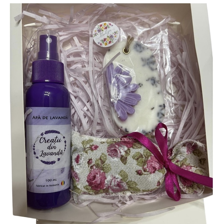 Подаръчен комплект „Лавандулови творения“, лавандулова флорална вода 100 мл, торбичка с лавандулови цветя, ароматизатор за гардероб с аромат на лавандула