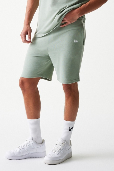 New Era, Pantaloni scurti cu logo brodat si snur, Verde pal