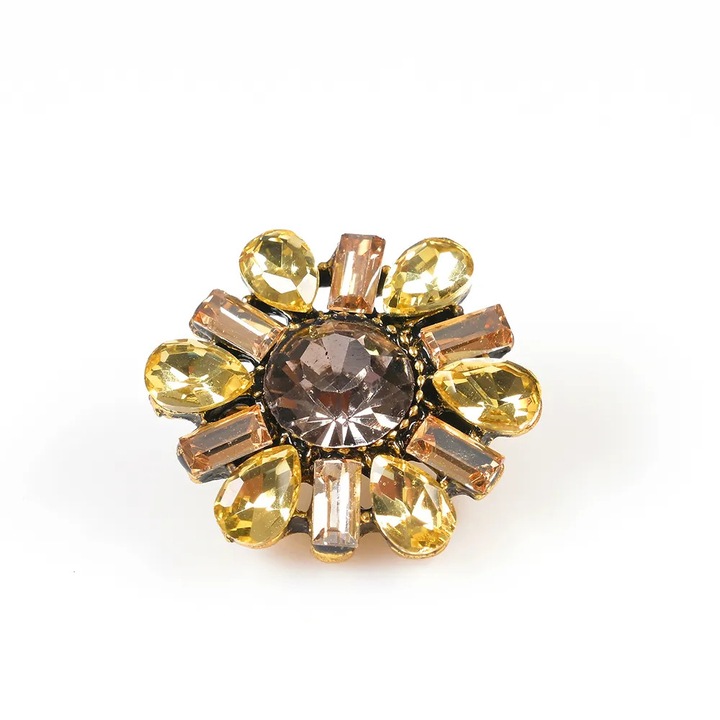 Brosa martisor floare aurie