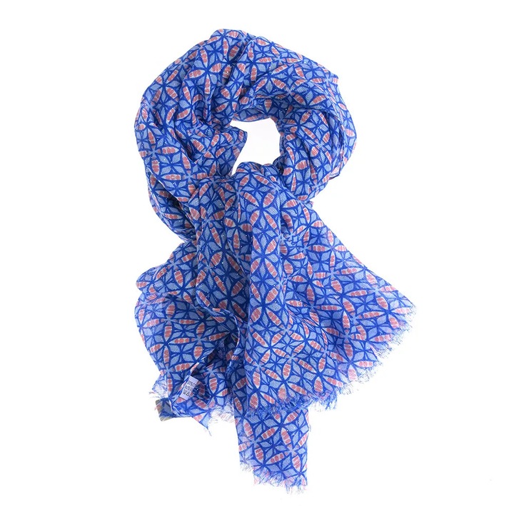 Esarfa albastra cu imprimeu geometric si textura vaporoasa