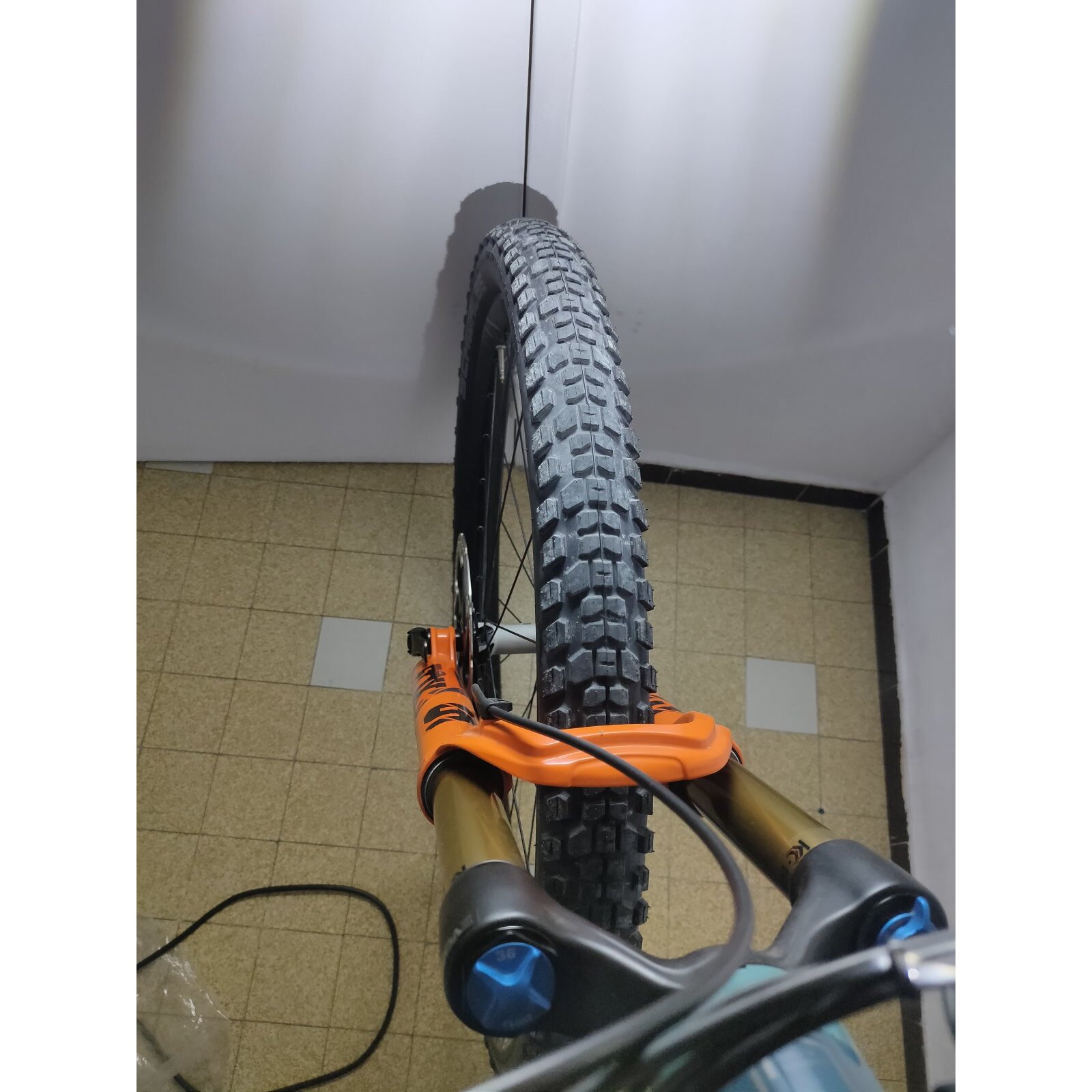 Anvelopa Schwalbe Johnny Watts 27.5 x 2.35, compusi TwinSkin si