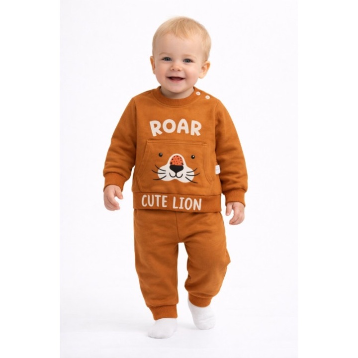 Бебешки памучен комплект от 2 части: блуза и панталонки с модел лъвче и сладки гънки