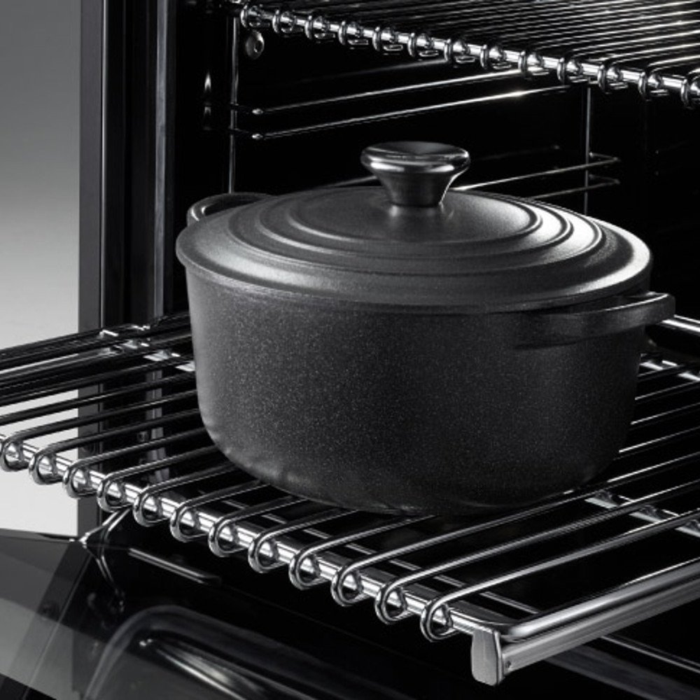 Aragaz cu plita pe gaz Bertazzoni, colectie Master, 90 cm, 6 arzatoare, 2 cuptoare electrice, capacitate 107 litri, 11 moduri de gatire, temperatura reglabila, termometru cu sonda integrat, usa cu inchidere soft-close, clasa energetica A, negru mat
