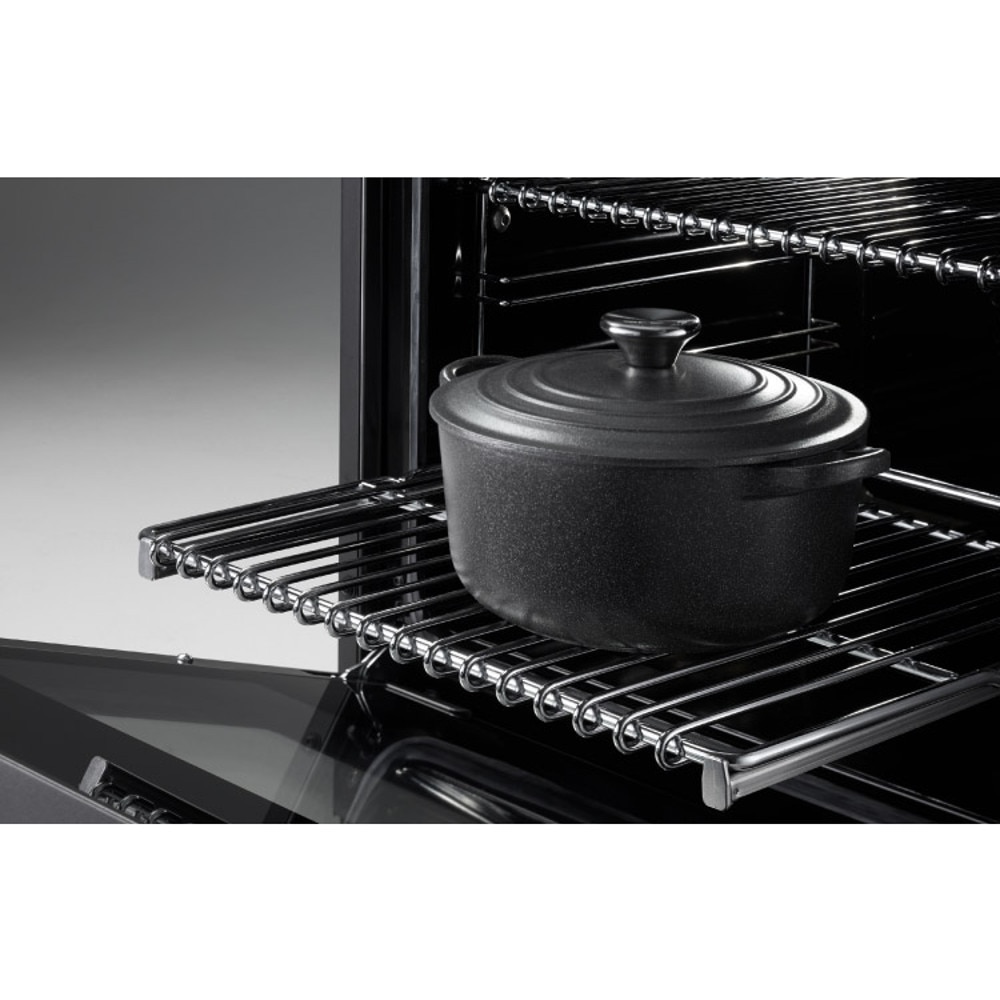 Aragaz cu plita pe inductie Bertazzoni, colectie Master, latime 90 cm, 5 zone, cuptor electric 103 l, temperatura reglabila max. 250°C, 11 functii de gatit, convectie, iluminare interioara, termometru integrat, sticla triplustratificata, negru mat