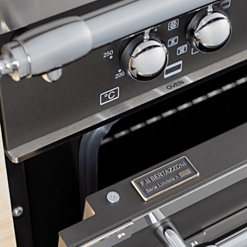 Aragaz cu plita pe gaz Bertazzoni, colectie Heritag, 90 cm, 6 arzatoare, cuptor electric, capacitate 103 litri, 11 moduri de gatire, temperatura reglabila, termometru cu sonda integrat, usa cu inchidere soft-close, clasa energetica A, negru mat