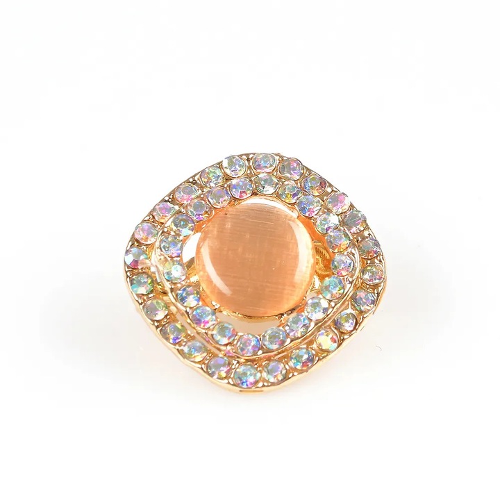 Brosa martisor elegant cu detalii aurii si margini cu pietre