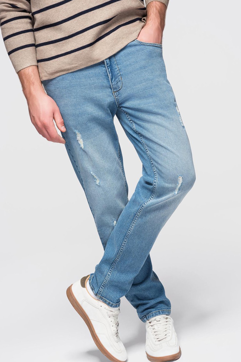 OMBRE, Blugi slim fit cu detalii deteriorate, Albastru deschis melange, XL