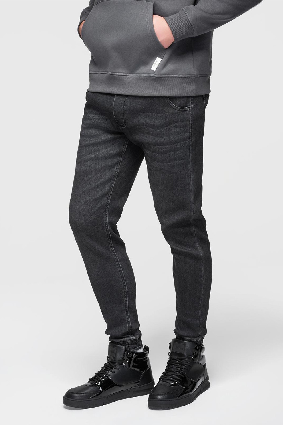 OMBRE, Blugi conici cu snur in talie, Negru carbon, M