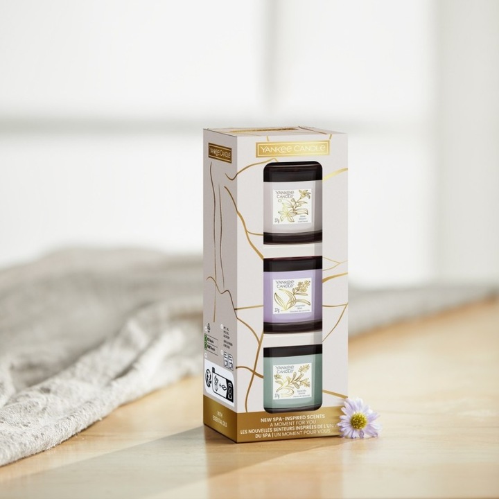 Комплект 3 мини свещи Little Luxuries, Yankee Candle, аромати Lavender Bliss, Serenity Stone, Slow Bloom, пастелни, соя