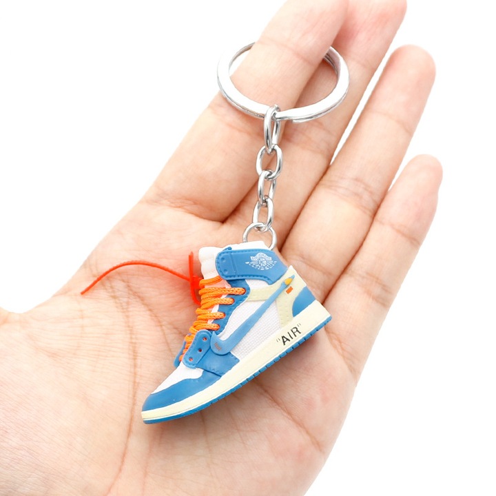 3D kulcstartó, kosárlabda cipő, PVC, 5x2x2cm