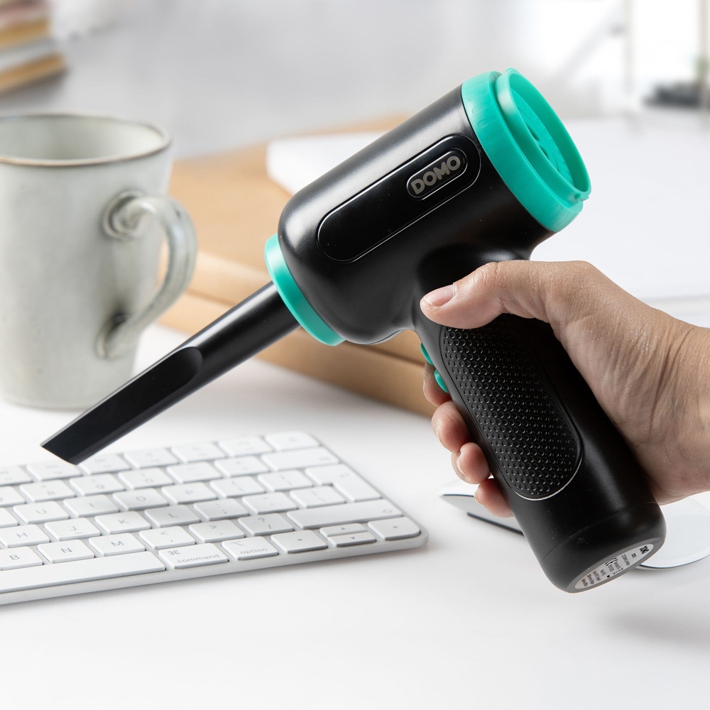Aspirator de mana fara fir 2in1 DOMO, suflanta aer, autonomie 30 min, motor 90000 RPM, presiune aer 16 kPa, perii interschimbabile, iluminare LED, rezervor detasabil, filtru de praf lavabil, control pe maner, zgomot redus, ergonomic, negru