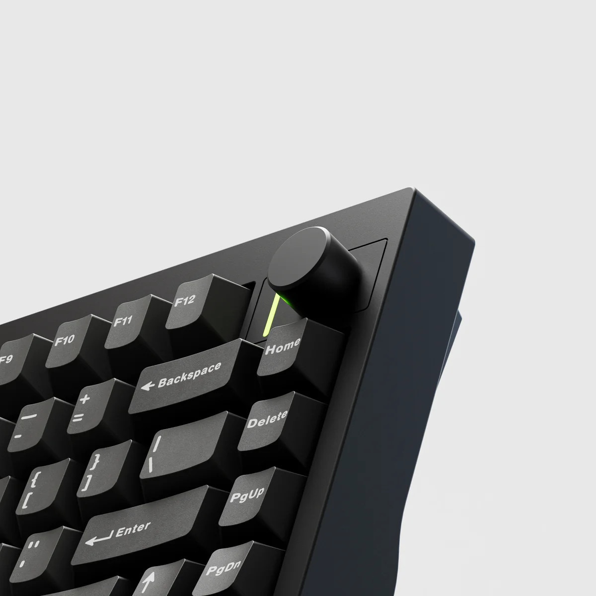 QwertyKey75 PRO V2 Black Switch Liniar Bluetooth Wireless Hotswap