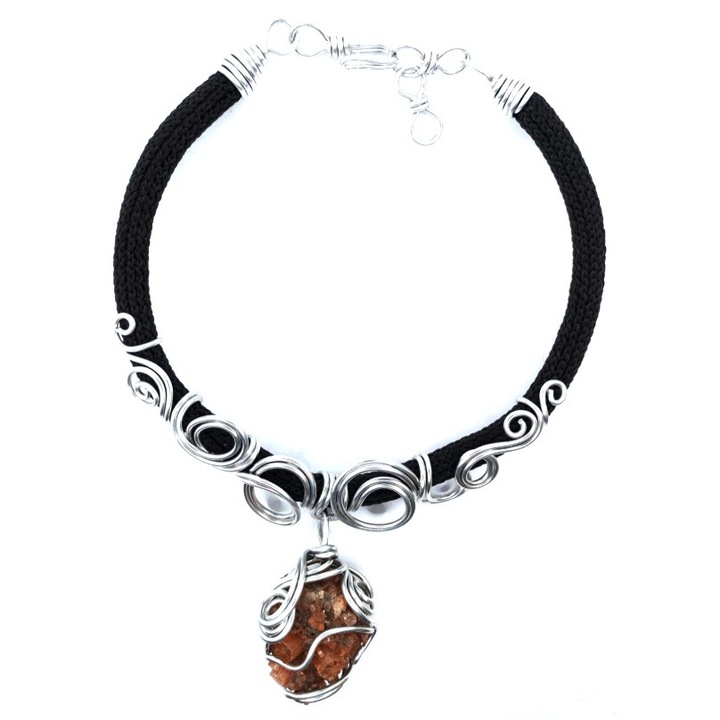 Colier unicat, lucrat manual din piatra semipretioasa de aragonit brut, funie neagra, 40cm