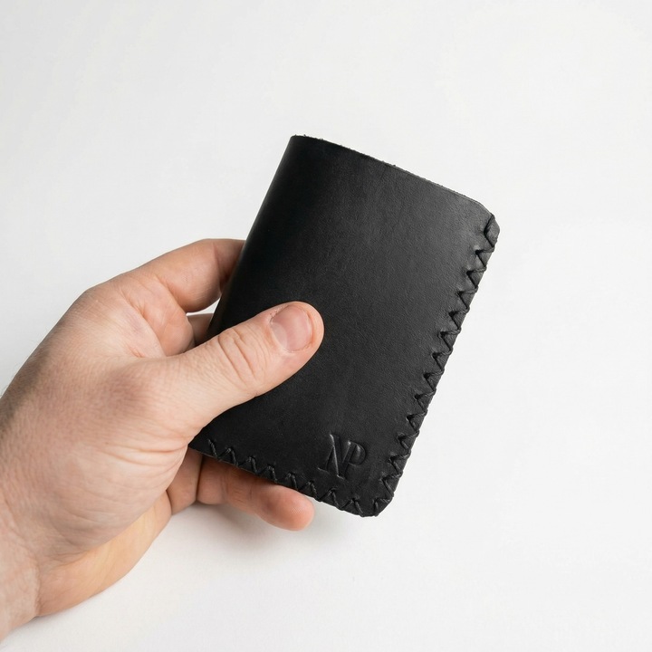 Portofel barbati Natty Pell, slim, cusaturi manuale cu ata neagra, compatibil buletin, negru