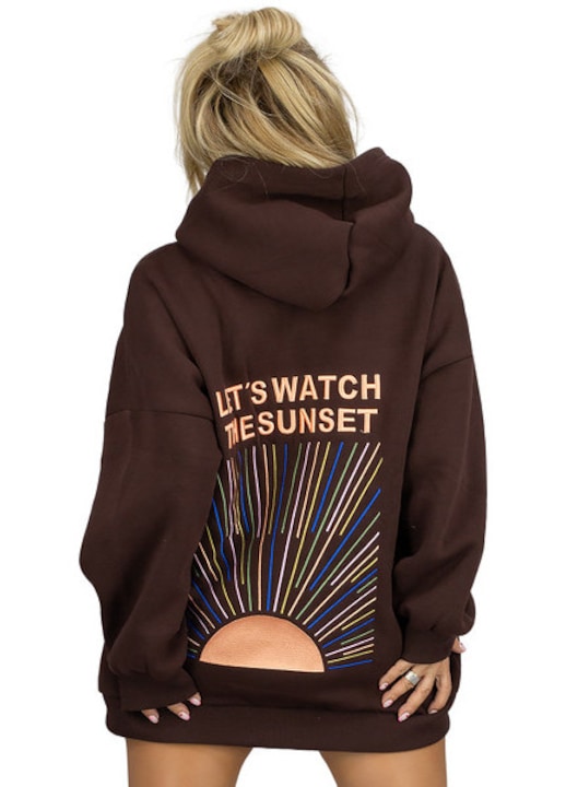 Hanorac lung oversize UNISEX maro ciocolatiu, 100% bumbac, croiala deasupra genunchilor, broderie pe spate „LET'S WATCH THE SUNSET”, stil streetwear – Agrafka unisize