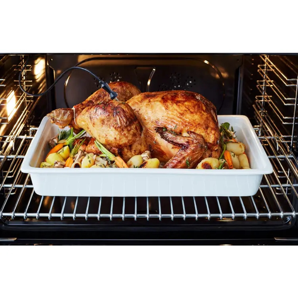 Aragaz cu plita pe gaz Bertazzoni, colectie Professional, 90 cm, 6 arzatoare, cuptor electric, capacitate 103 litri, 11 moduri de gatire, temperatura reglabila, termometru cu sonda integrat, panou de control tactil, usa cu inchidere soft-close, rosu