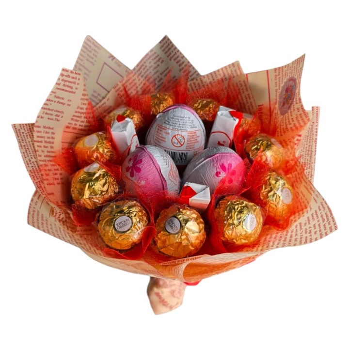 Buchet dulce cadou, Buchet dulce, 3 ouă Kinder, 3 batoane Kinder Chocolate, 11 praline Ferrero Rocher, multicolor