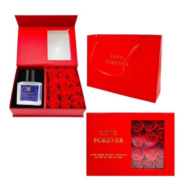 Cutie cadou Love Forever cu 12 trandafiri de sapun si parfum Avon Far Away Beyond the Moon pentru femei 30 ml, cadou elegant si rafinat