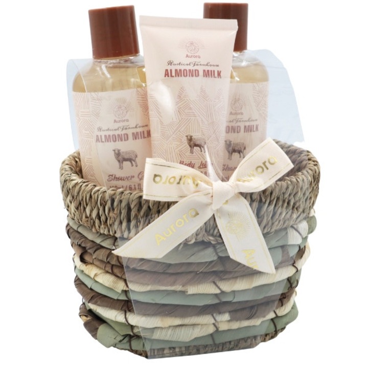 Козметичен подаръчен комплект Almond Milk, Aurora, 3 елемента в ракитова кошница, аромат на бадемово мляко, съдържа душ гел 180мл, шампоан 180мл и лосион за тяло 60мл, хидратация за всеки тип кожа