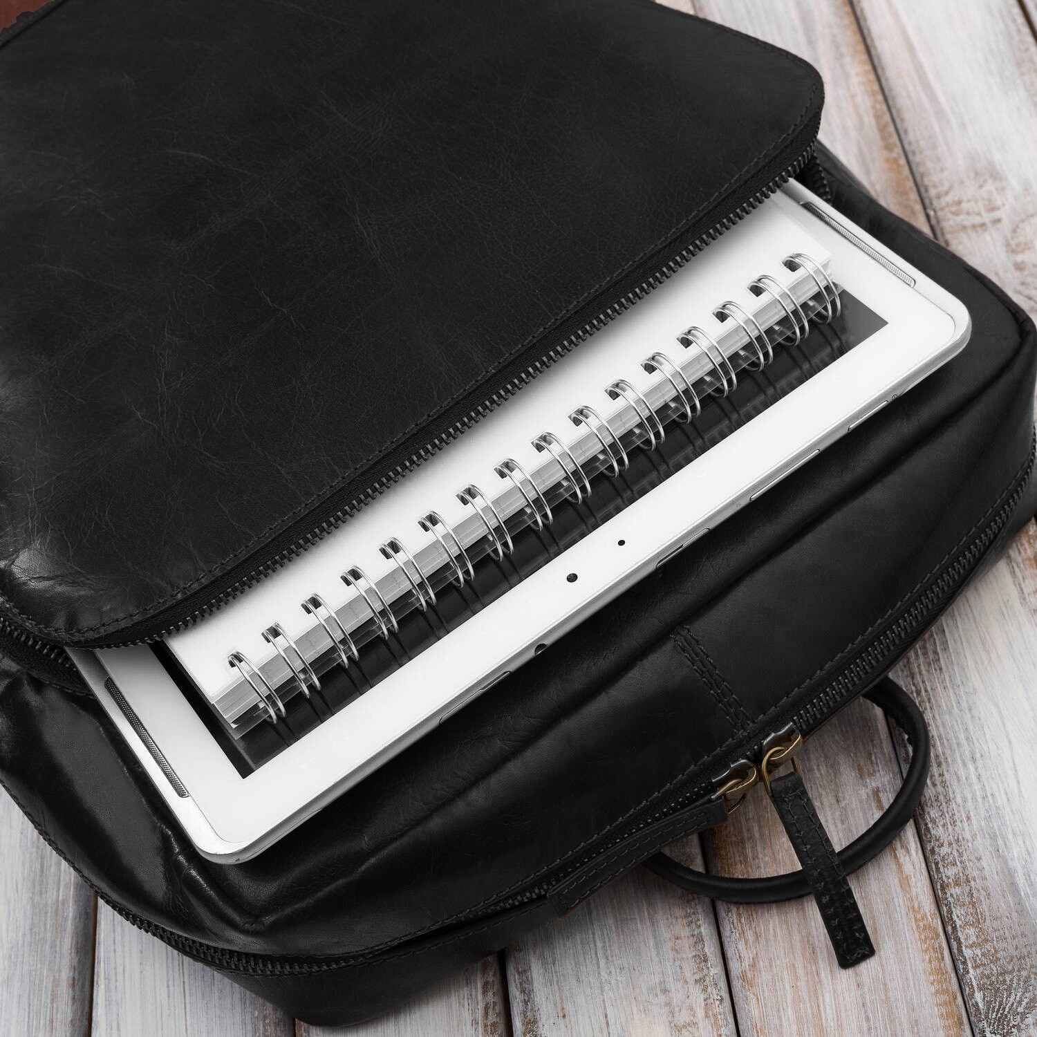 Rucsac pentru laptop din piele Vintage pentru barbati Urban Black Paolo Peruzzi Im-07-Bl