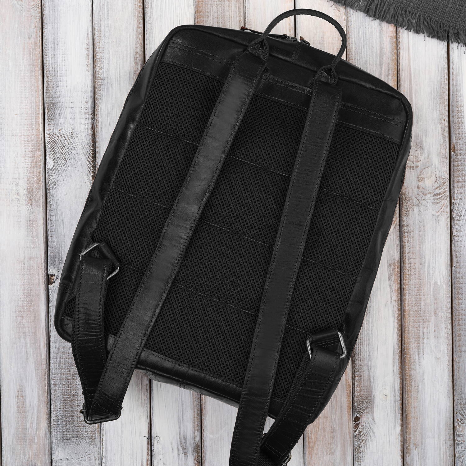 Rucsac pentru laptop din piele Vintage pentru barbati Urban Black Paolo Peruzzi Im-07-Bl