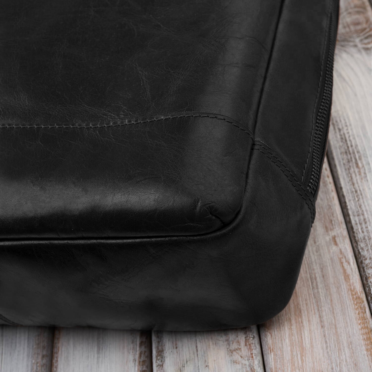 Rucsac pentru laptop din piele Vintage pentru barbati Urban Black Paolo Peruzzi Im-07-Bl