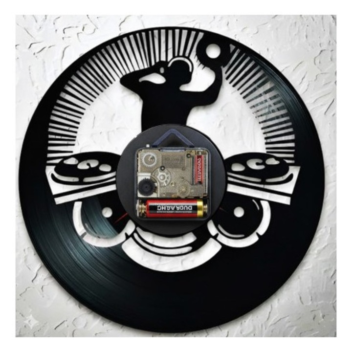 Dekoratív falióra "DJ munka közben - Bakelit hangulat", bakelit lemezből (Vinyl Record), Zene & Party design
