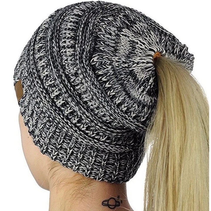 Caciulă tricotată IZMAEL RO-36597, neagră/albă, dimensiune standard