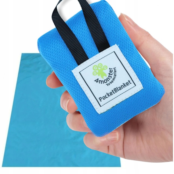 Patura Picnic Si Plaja De Buzunar, SNM, Mat De Plaja Ultralejer Si Impermeabil, Paturica Portabila Compacta Pentru Drumetii Si Camping, Include Husa Cu Agatatoare Tip Breloc, Rezistenta La Nisip Si Umezeala, Dimensiuni 110 x 62 cm, Albastru/Rosu