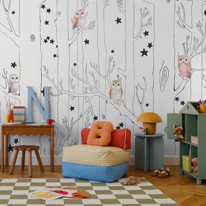 Tapet Premium Updeco, model Owl Forest (300x280 cm) - copii cu bufnite, usor de curatat, rezistent la apa, dimensiuni 300 x 280 cm, dublu strat din fibre presate, culori naturale si placute, fasii 50 x 280 cm usor de montat