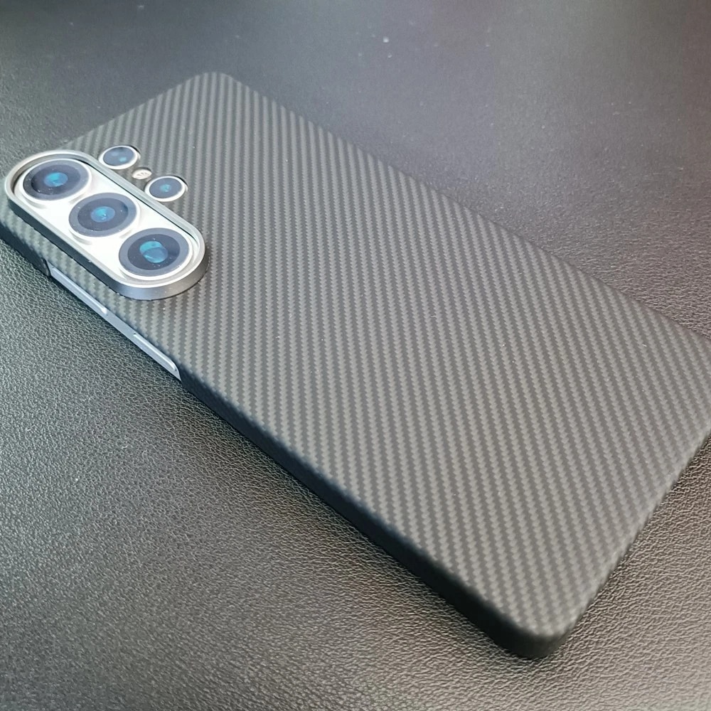 Husa protectie compatibila cu Samsung Galaxy S26 Ultra, din Kevlar, Fibra de Carbon, Aramida, incarcare magnetica wireless, ultra slim, rezistenta, protectie camera, Neagra, ISAG