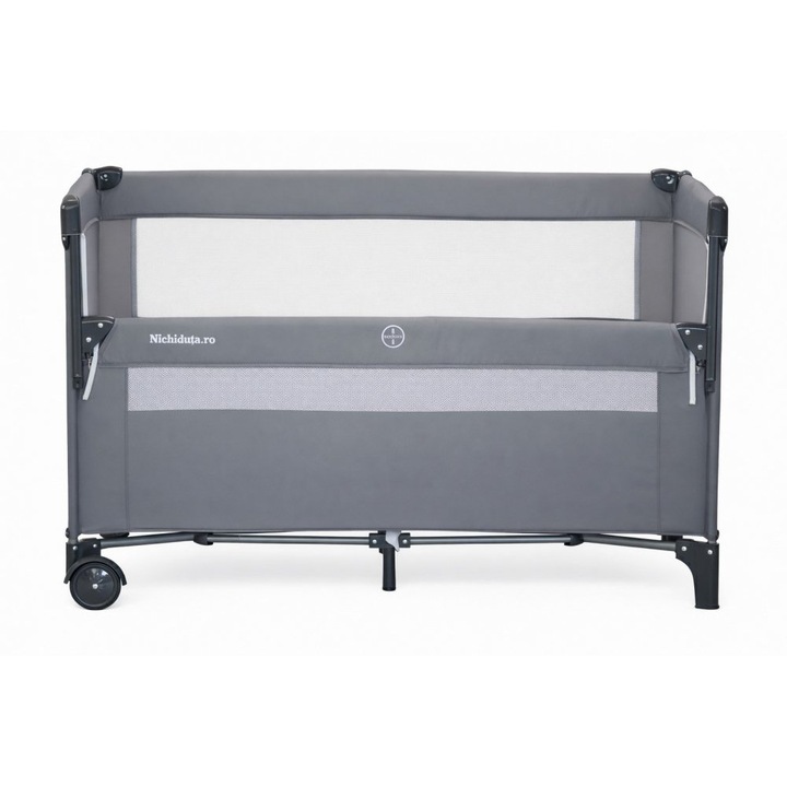 Patut pliabil pentru copii Nichiduta Grey, laterala culisanta, doua nivele, cadru din otel, material poliester 210D, roti cu frana, buzunar lateral, dimensiune 125 x 65 x 77 cm, geanta de transport inclusa