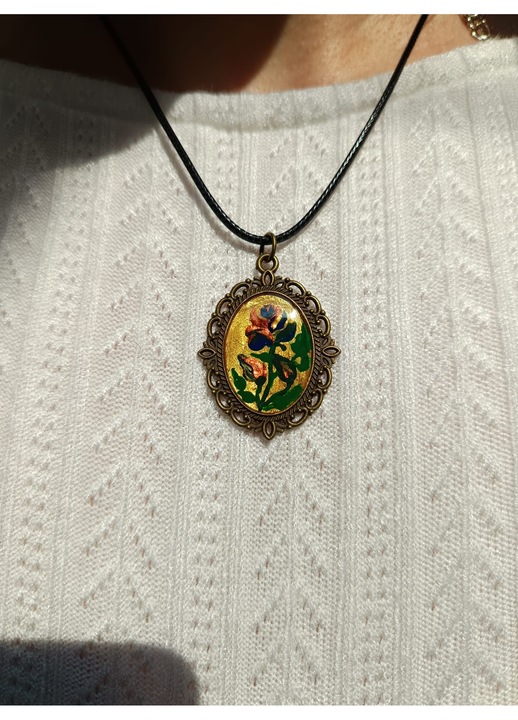 Pandantiv Handmade de Tip Camee, Pictat Manual si Sigilat cu Rasina Epoxidica