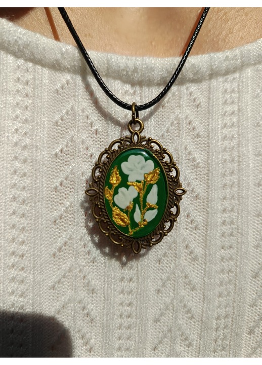 Pandantiv Handmade de Tip Camee, Pictat Manual si Sigilat cu Rasina Epoxidica