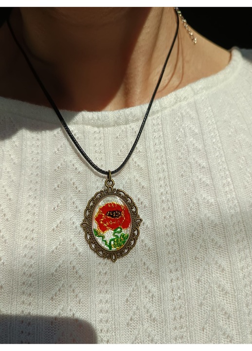 Pandantiv Handmade de Tip Camee, Pictat Manual si Sigilat cu Rasina Epoxidica