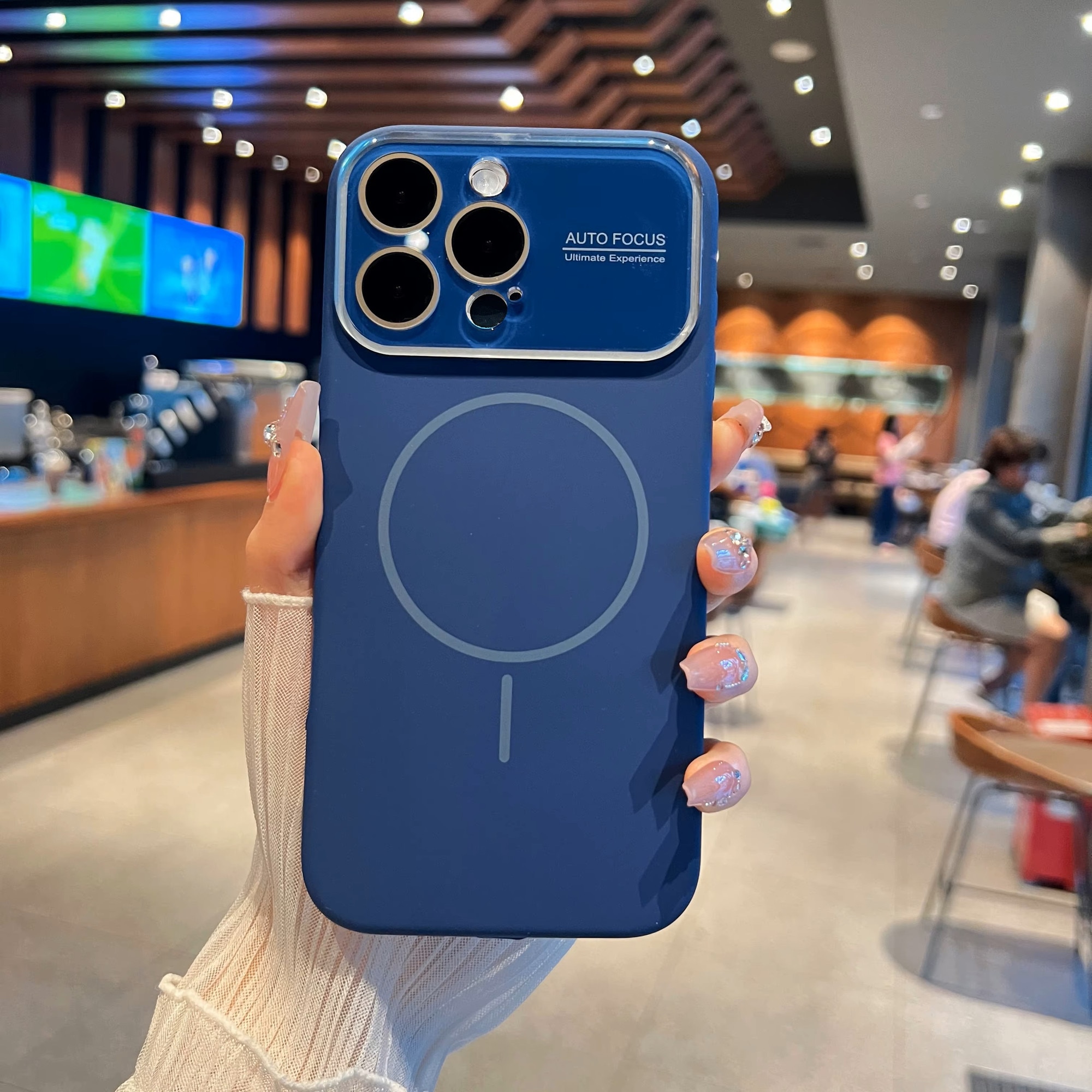 Husa pentru iPhone 17 Pro Max, Silicon Catifelat cu Interior din Microfibra, Compatibila cu MagSafe, Protectie Completa Camera, Bleumarin