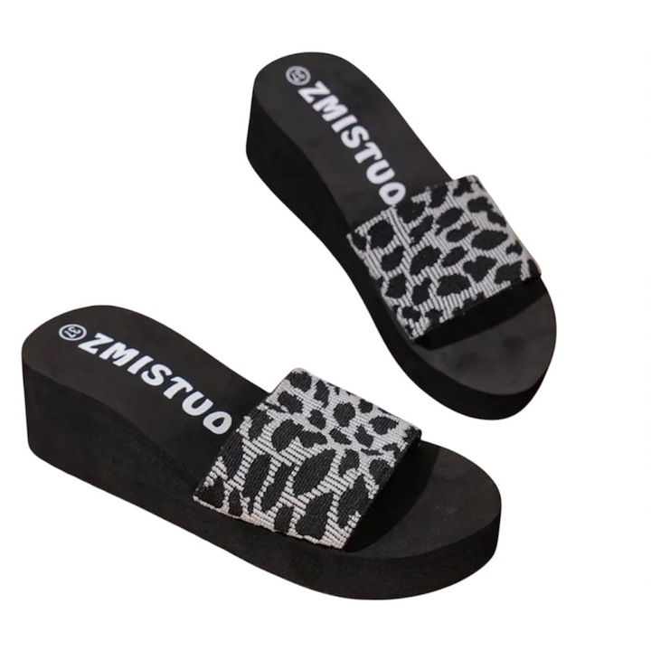 Дамски чехли на платформа черни с тигров принт