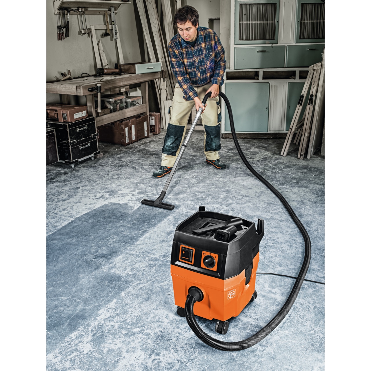 Aspirator umed/uscat Fein Dustex 25 L Set, 1380 W, 22 l, inclus 4 m furtun aspirare, 8 kg