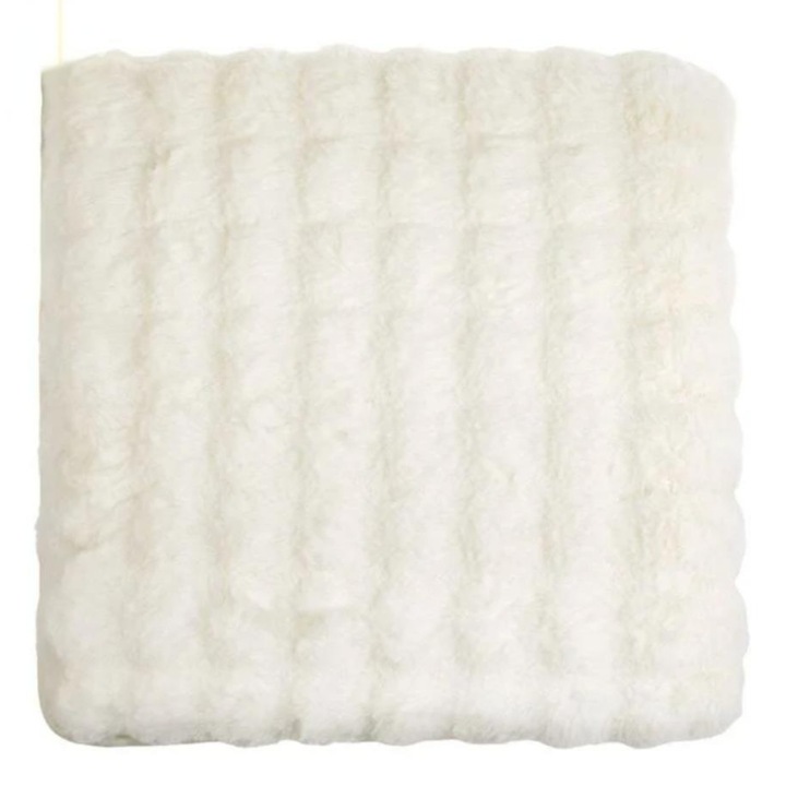 Perna scaun, decorativa, din blana artificiala, cu model reliefat, alb, 40x40x5