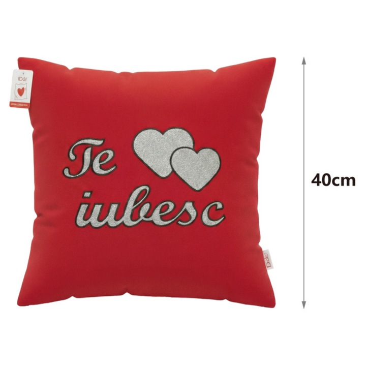 Perna decorativa patrata rosie, 40*40 cm, din poliester, umpluta cu bumbac, placuta la atingere, cu inscriptia "Te iubesc"