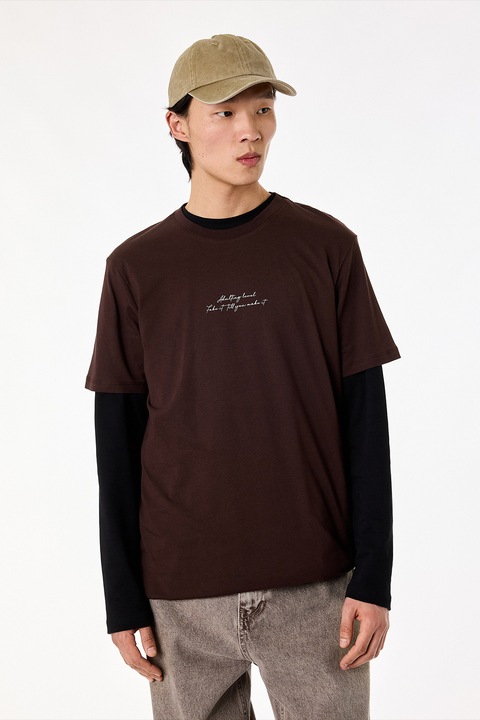 KOTON, Tricou din bumbac cu imprimeu text, Maro inchis