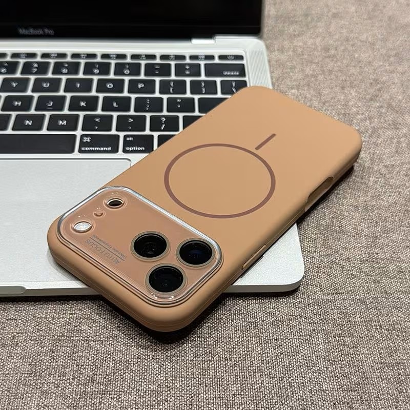 Husa pentru iPhone 17 Pro Max, Silicon Catifelat cu Interior din Microfibra, Compatibila cu MagSafe, Protectie Completa Camera, Maro