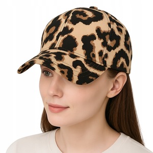 Caciuli si palarii dama