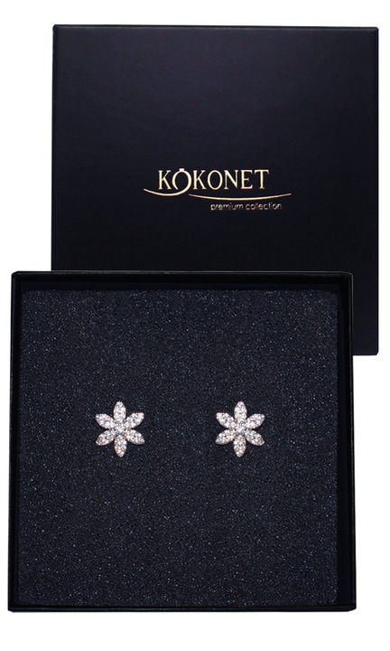 Cercei in forma de floricele, impodobiti cu zirconii, de nunta, eleganti, minimalisti, cercei argintii tip floricele pentru nunta, cu zirconii, model floral, tip surub, delicati