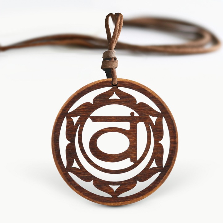 Pandantiv handmade din lemn - Chakra Sacrala Svadhisthana, nuc, 5x5x0.4cm