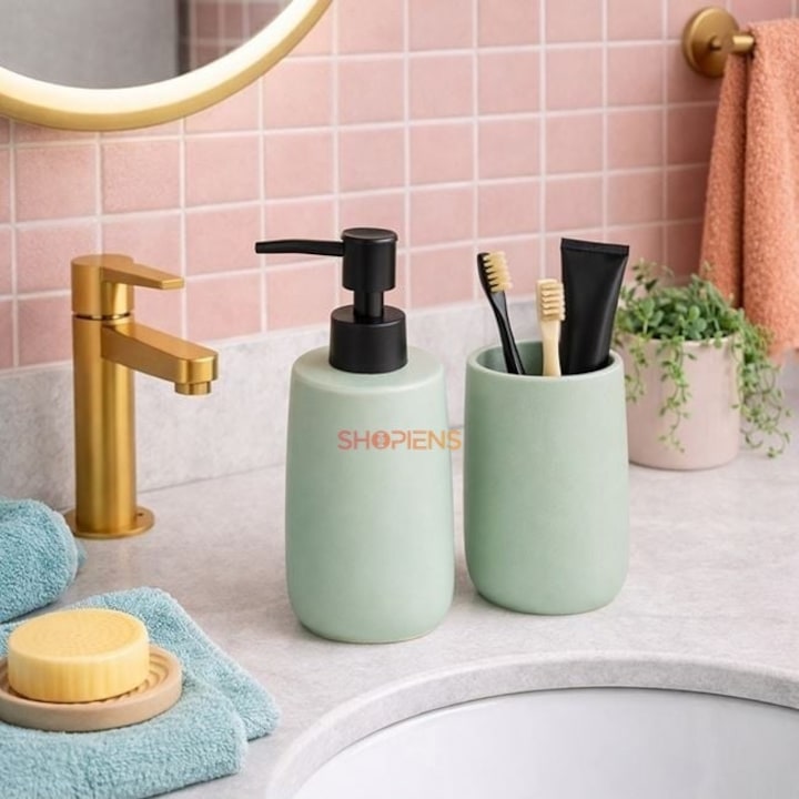Комплект органайзер за мивка за баня с дозатор за течен сапун от матова ментовозелена керамика и поставка за четки за зъби с черна помпа