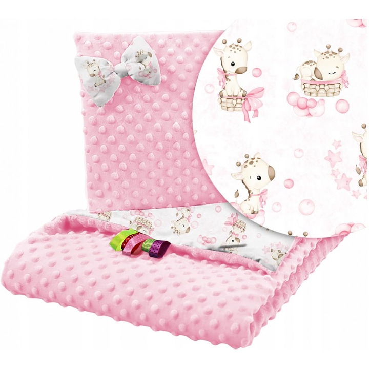 Set paturica 75x100 cm si perna 35x30 cm pentru copii, BabyMam minky pink giraffe, versatila cu doua fete