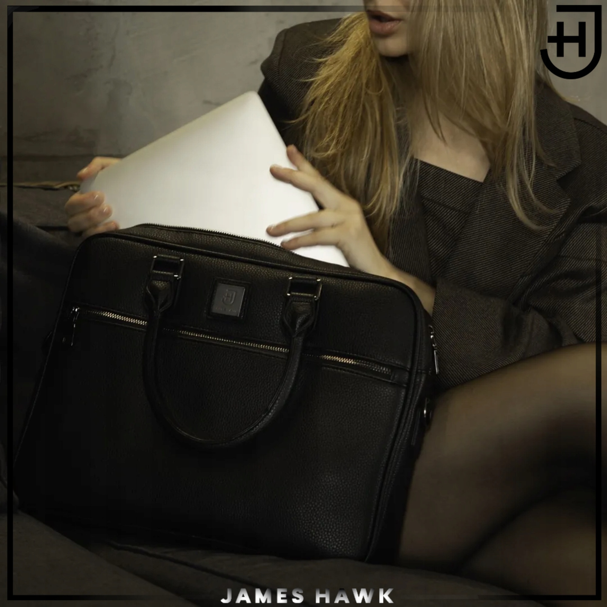 Geanta Laptop Si De Umar, James Hawk, Business Briefcase, 15.6 Inch, Maro, 38x29x7 cm, Curea De Umar Detasabila, Sistem Fixare Troler, Compartiment Documente, Protectie Antisoc, Eleganta, Rezistenta La Apa, Stil Office, Calatorii Afaceri